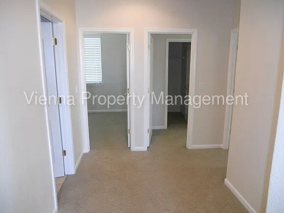Building Photo - 6768 Maple Creek Dr