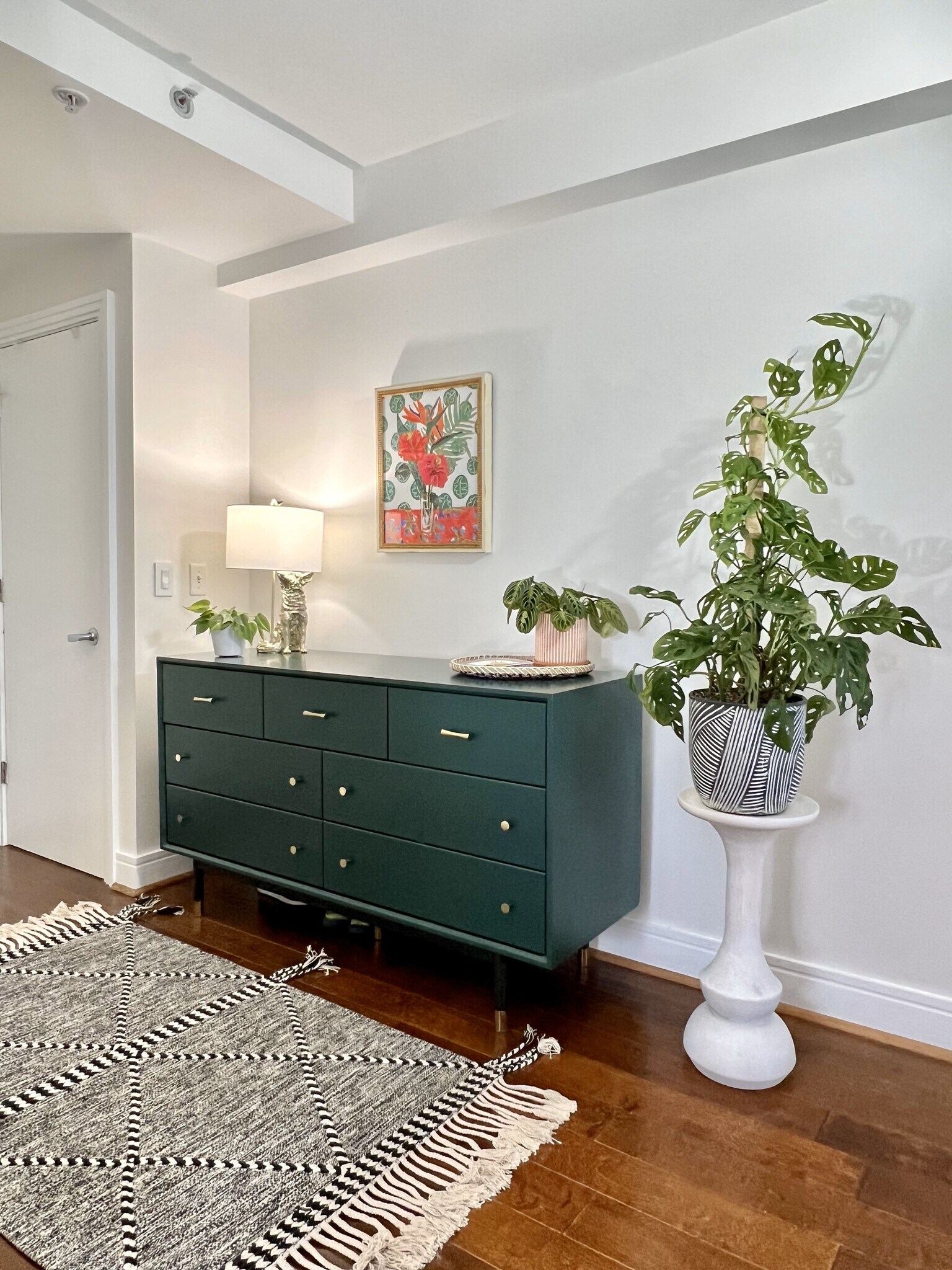 Entryway - 800 4th St SW