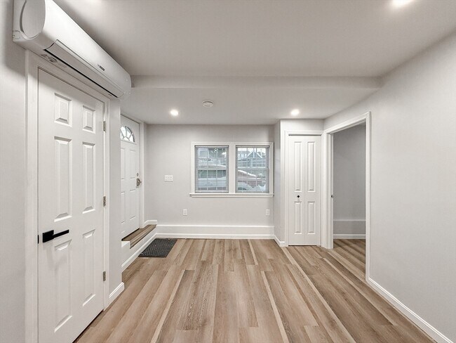 Building Photo - 29 Avon St