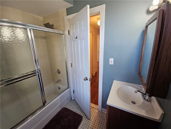 Building Photo - 364 Bellevue Ave