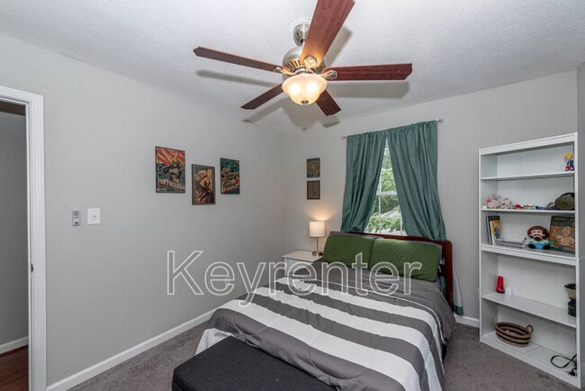 Building Photo - 2152 Ridgecrest Dr