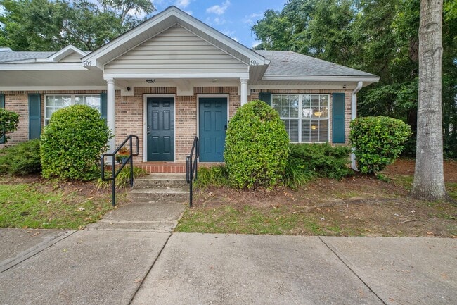 Building Photo - 2738 W Tharpe St