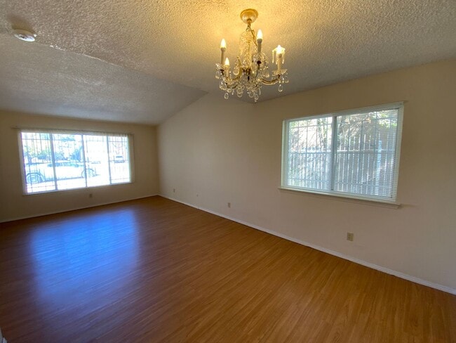 Building Photo - 4 Bedroom Single Story Home Near Juan Tabo Blvd SE & Central Ave SE by Four Hills!