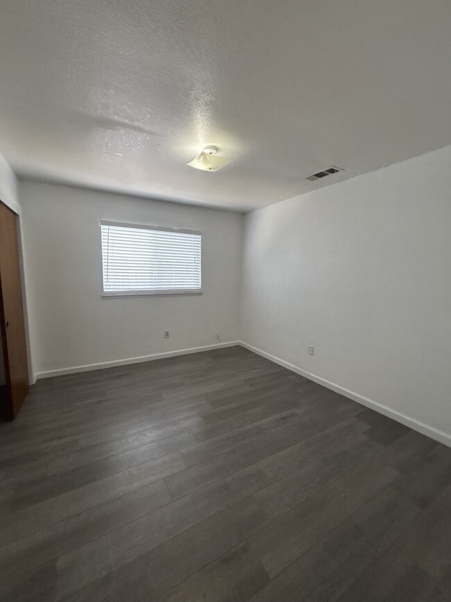 Building Photo - 5208 Maximillian Dr