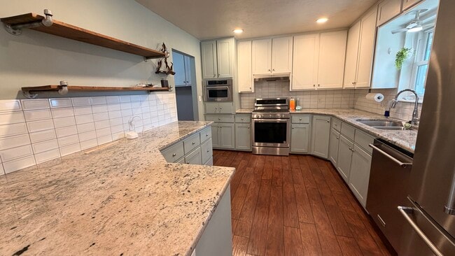 Building Photo - 209 E Cammack St