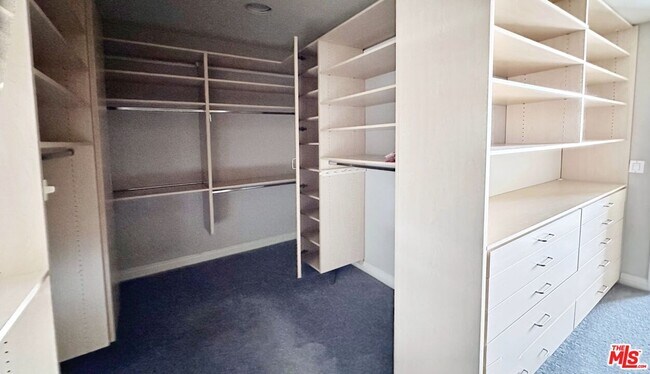 Building Photo - 4100 Wilshire Blvd