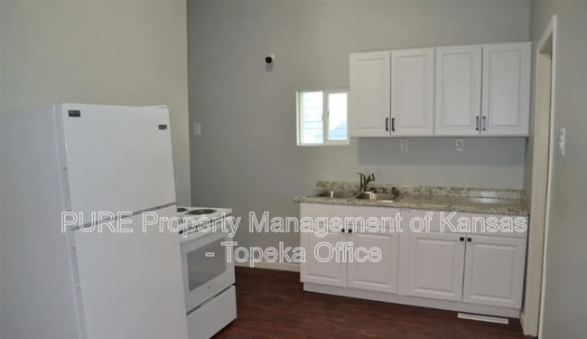 Building Photo - 1272 SW Mulvane St