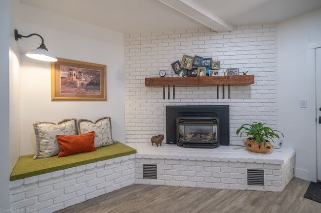 Building Photo - Central location in country setting! In law unit attached to house! MUST SEE!