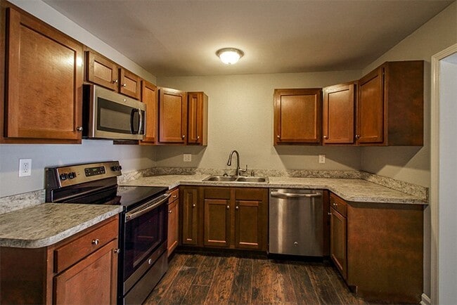 Building Photo - Everything' Is Updated!  4BR, 1BA -  Fully...