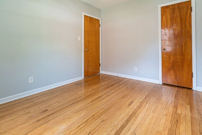 Building Photo - 2728 Riedling Dr