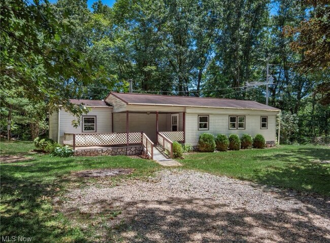 Primary Photo - 66090 Wolfs Den Rd