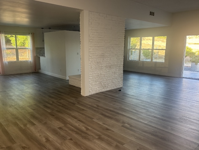 Building Photo - 2058 Steiger Ln