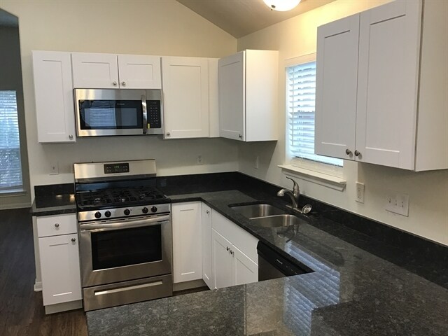 Building Photo - 2543 Fox River Ln