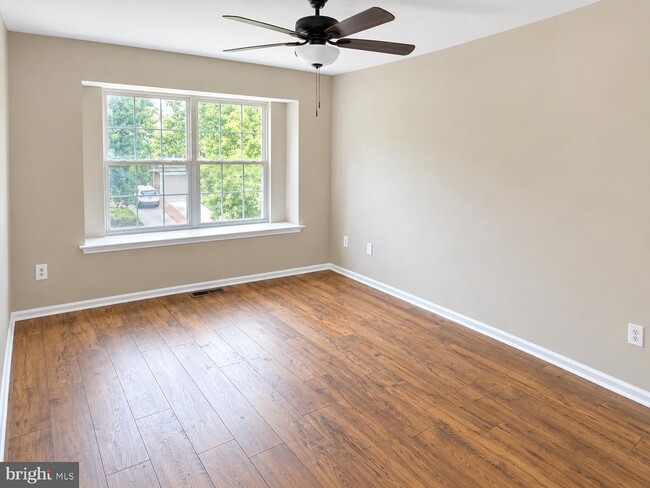 Building Photo - 40 Hearthstone Ln