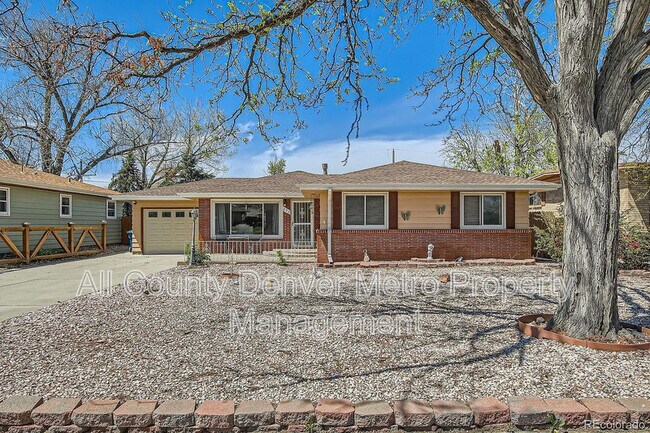 Building Photo - 273 S 13th Ave