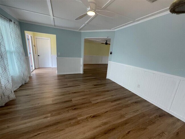 Building Photo - 6108 11th Ave W