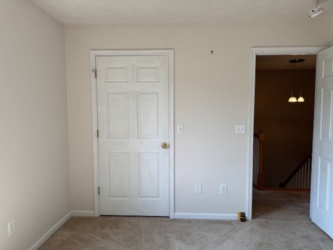 Building Photo - Single Family Home