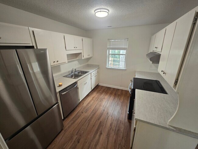 Building Photo - 106 Greenapple Way