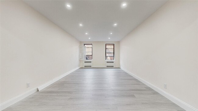 Building Photo - 83-80-83118 118th St