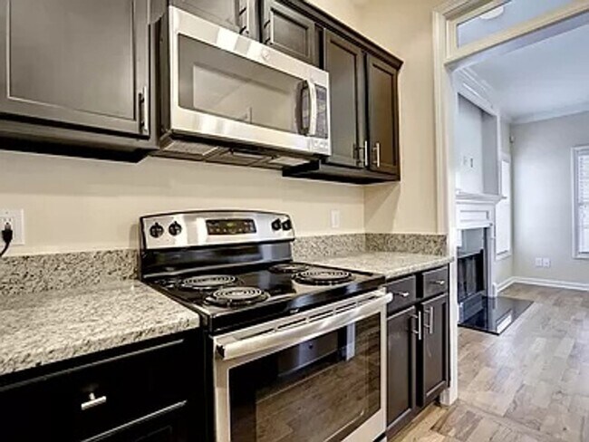 Building Photo - Charming 3BR House in Atlanta
