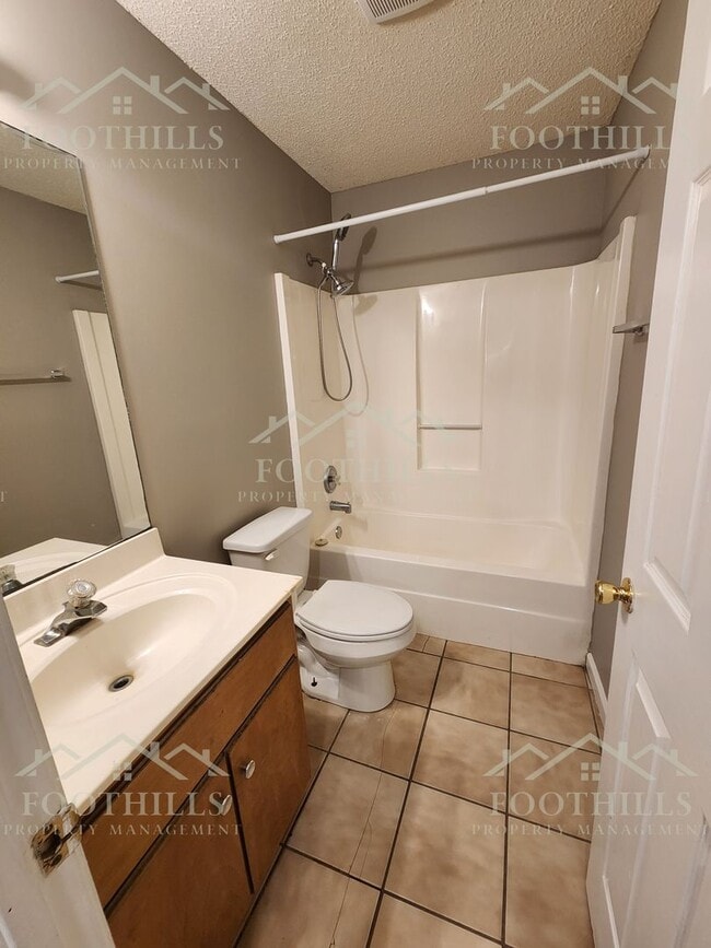 Building Photo - 2 Bedroom Duplex off Hwy 29 S with New Car...