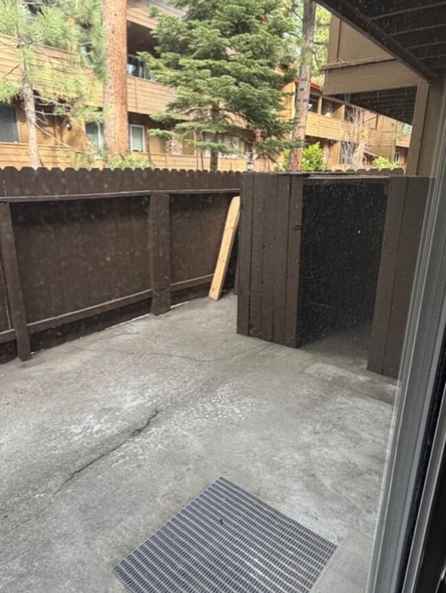 Building Photo - Northwood Estate Charmer