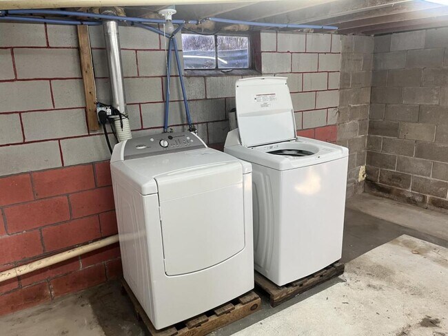 Building Photo - 6306 Schofield Ave