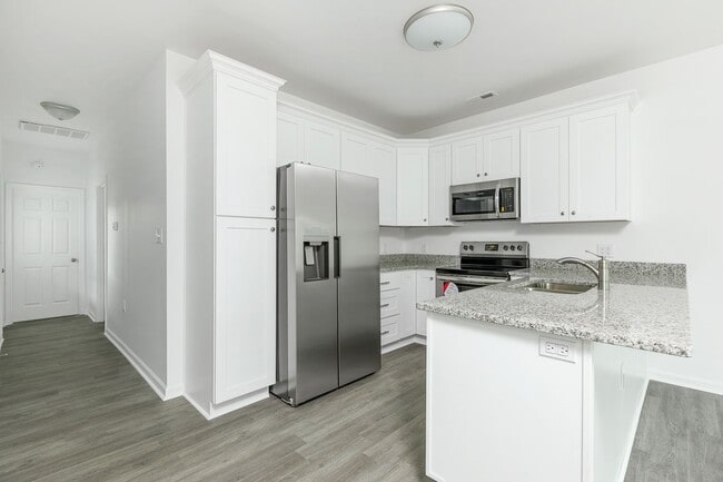 Building Photo - newly renovated property