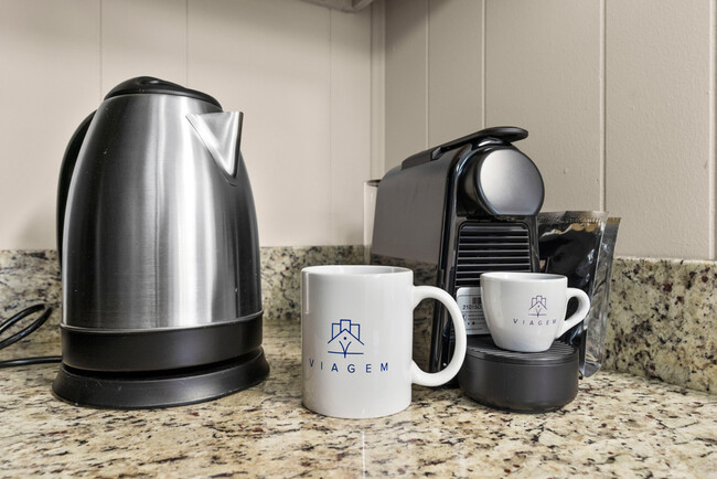 Equipped Kitchen with Kettle & Coffee Machine with Pods - 301 27th Ave S