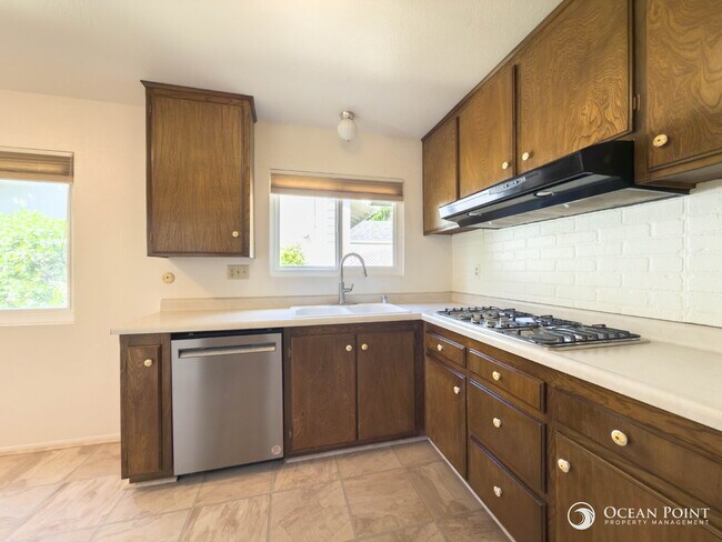 Building Photo - Charming 3-Bed, 2-Bath Home in the Heart of Ventura | 1,465 Sq Ft
