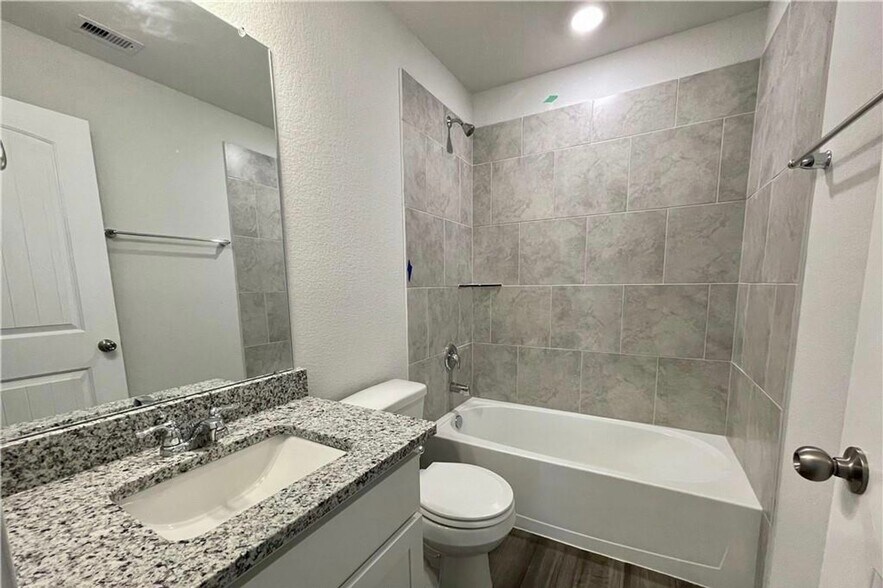 Building Photo - JULY MOVE IN!  Spacious 3 bedroom 2 bathroom Home