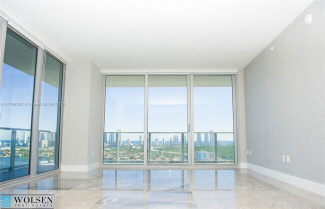 Building Photo - 16385 Biscayne Blvd
