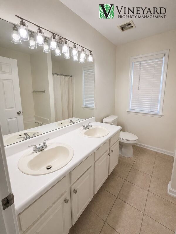 Building Photo - 414 Darter Dr NW
