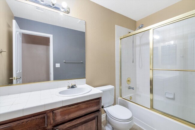 Building Photo - Great Single Story Summerlin Area Pool Home