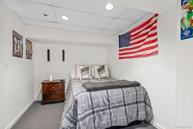 Building Photo - 702 Somerset Knoll