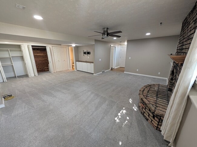 Building Photo - 808 Leprechaun Ln