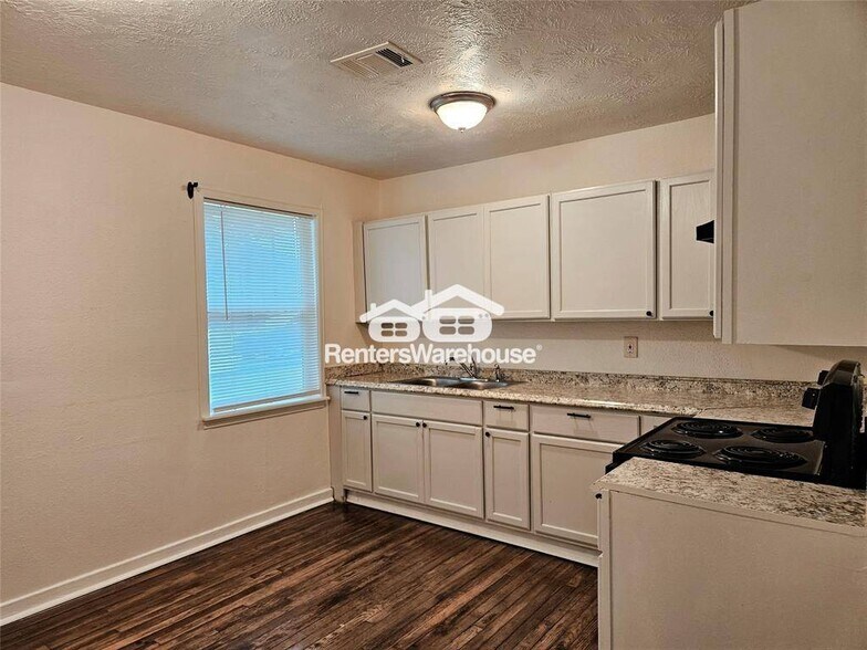 Building Photo - 8311 Vera Lou St