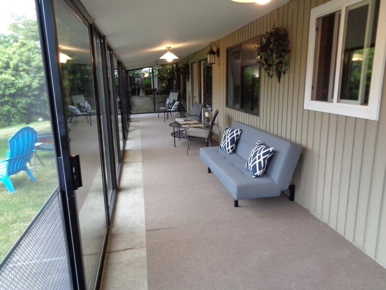 Primary Photo - 9965 SW 170th Ave