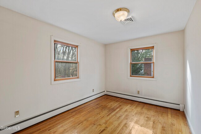 Building Photo - 167 Wood Dale Dr