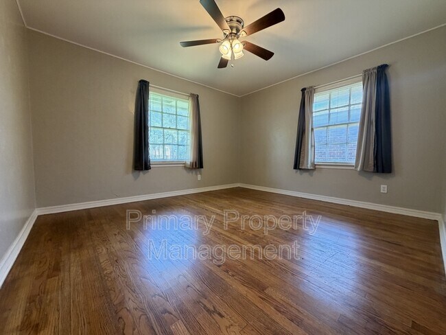 Building Photo - 1722 Mattern Dr