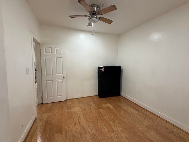 Building Photo - 135A Grace St