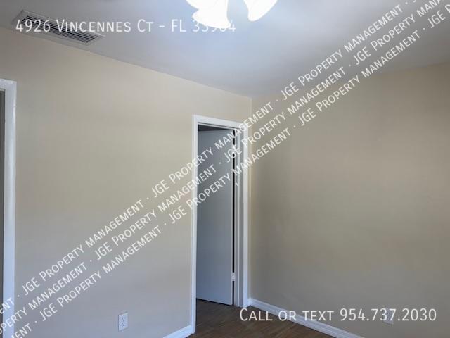 Building Photo - 4926 Vincennes Ct