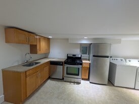 Building Photo - 42 Jewett Ave