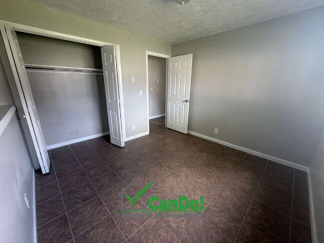 Building Photo - Now Available! Freshly Remodeled 2 bedroom, 1 bathroom apartment in Blackfoot with Fiber Internet.