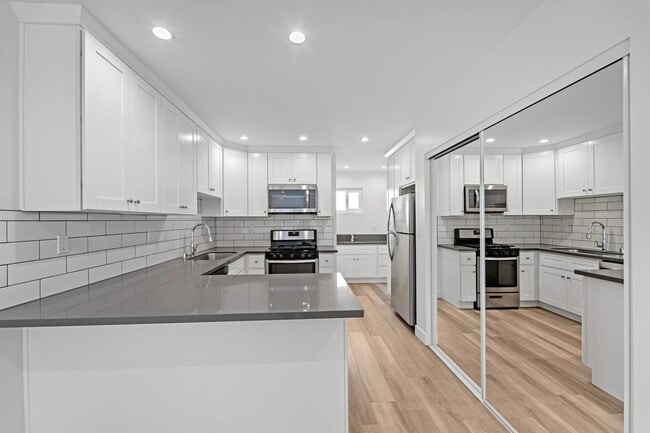 Building Photo - 1240 W 29th St