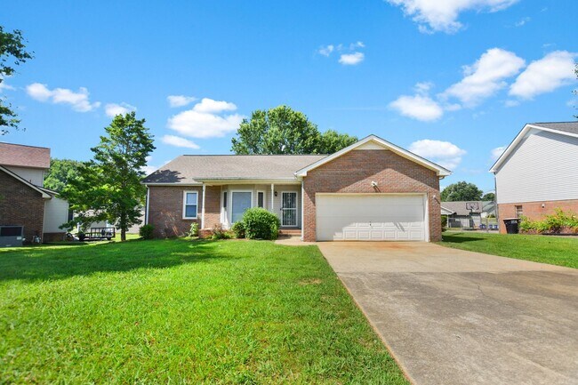 Primary Photo - Three Bedroom in Sango!