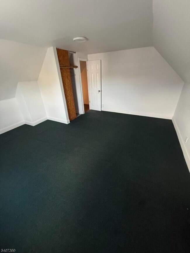 Building Photo - 28 Reid St