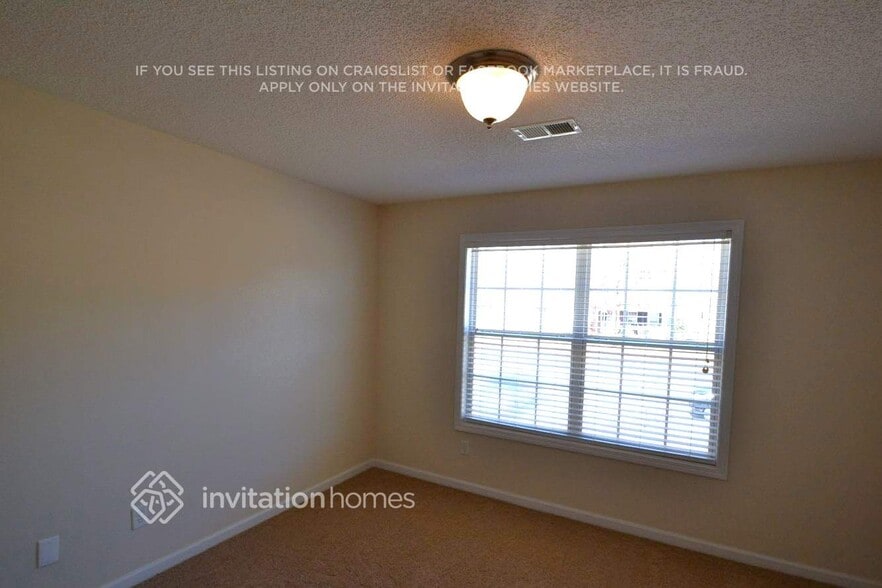 Building Photo - 121 Hunters Chase