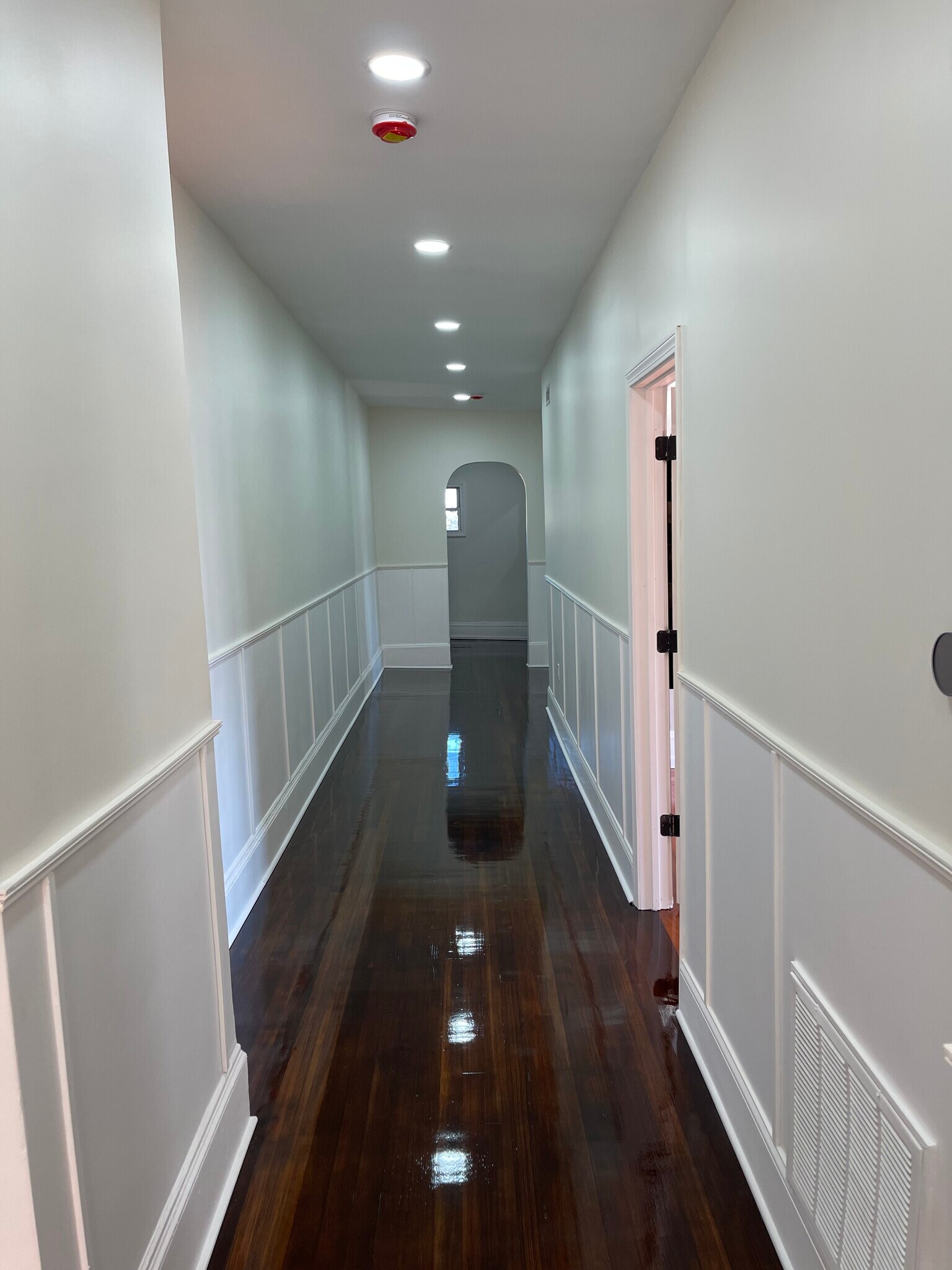 Halllway - 31 Crawford St