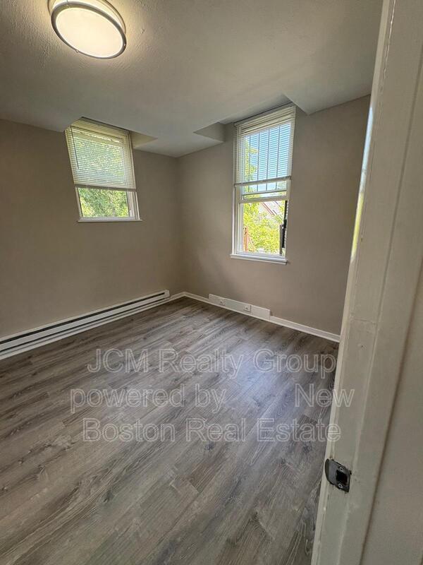 Building Photo - 3 Sunderland St